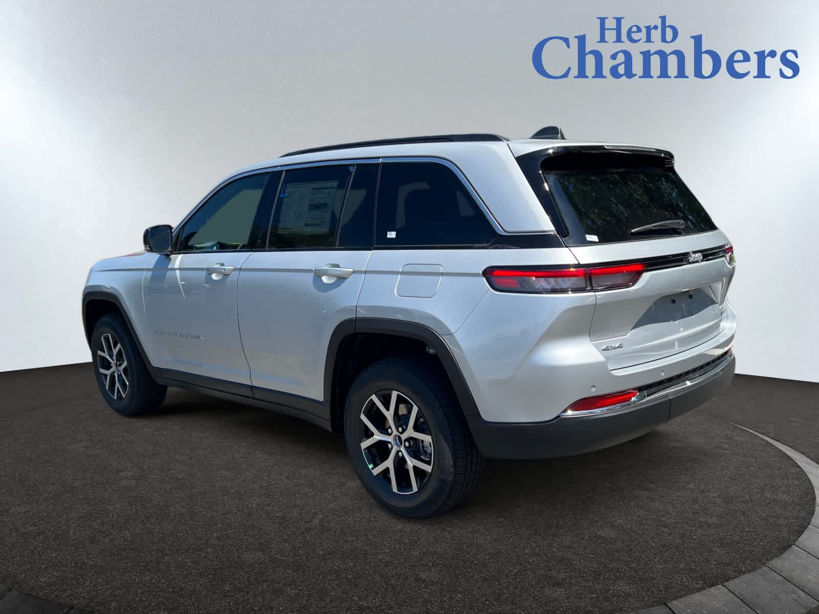 new 2025 Jeep Grand Cherokee car, priced at $49,005