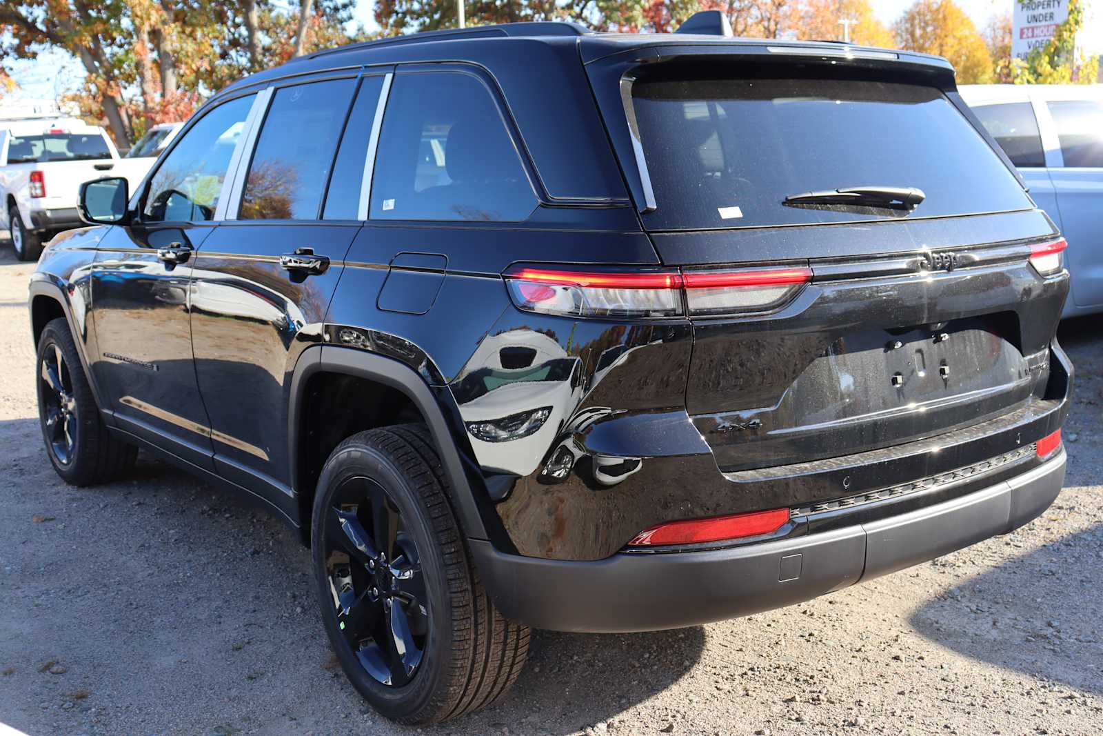 new 2025 Jeep Grand Cherokee car, priced at $49,584