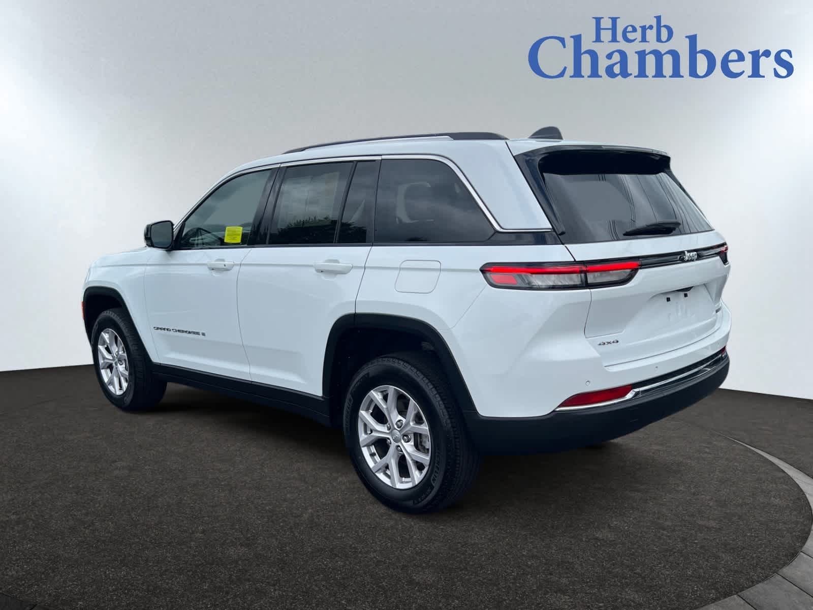 used 2022 Jeep Grand Cherokee car, priced at $36,998
