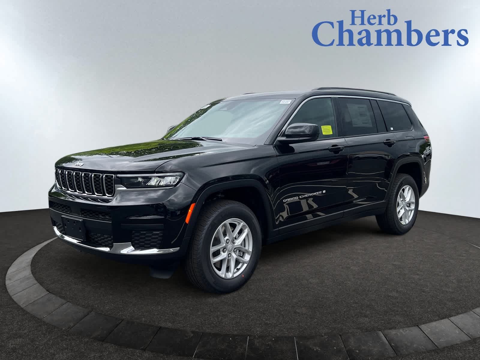 new 2025 Jeep Grand Cherokee car, priced at $44,125