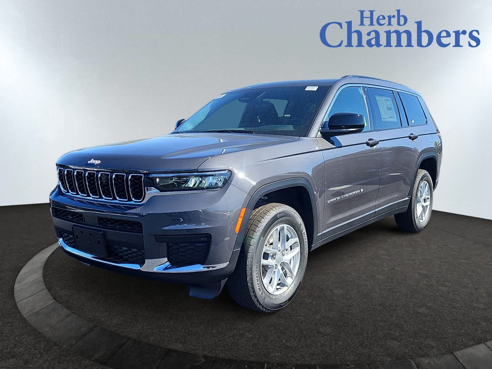 new 2025 Jeep Grand Cherokee car, priced at $44,675