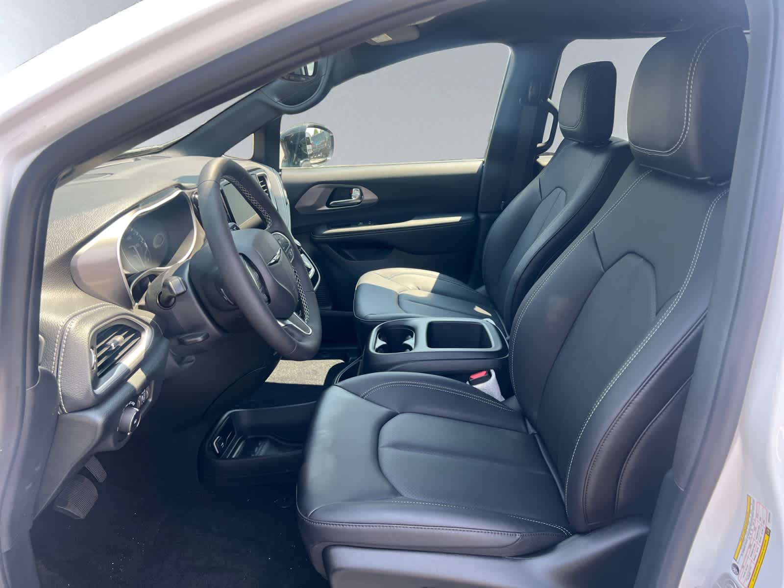 new 2025 Chrysler Pacifica car, priced at $47,440