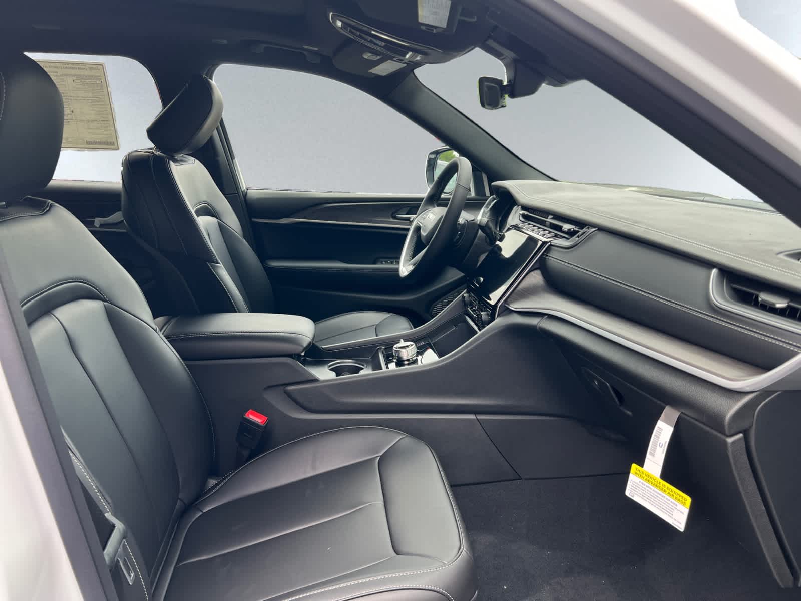 new 2025 Jeep Grand Cherokee car, priced at $49,515