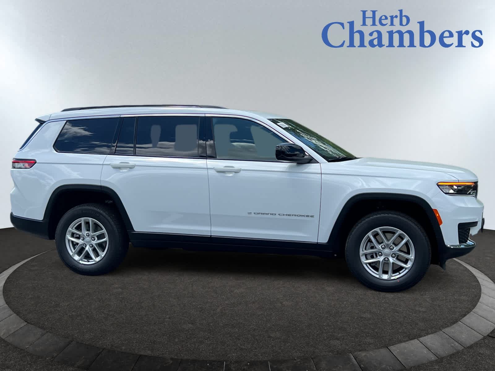 new 2025 Jeep Grand Cherokee car, priced at $41,530