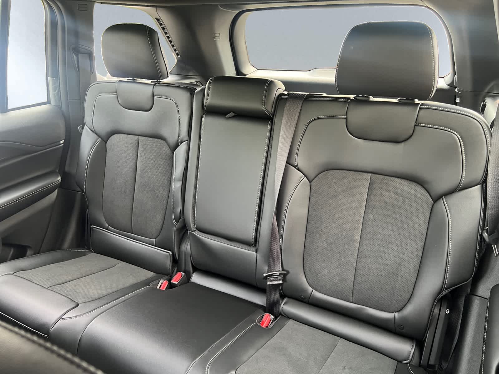 new 2025 Jeep Grand Cherokee car, priced at $44,135