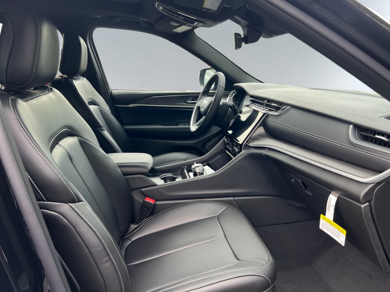 new 2025 Jeep Grand Cherokee car, priced at $50,860