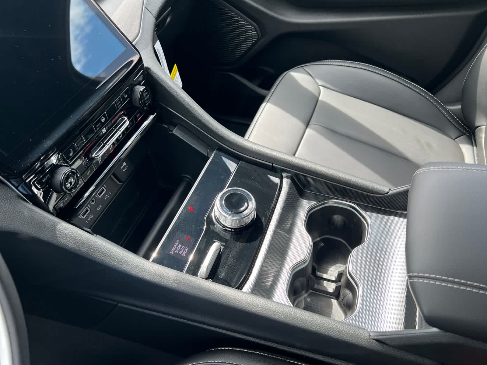 new 2025 Jeep Grand Cherokee car, priced at $49,415