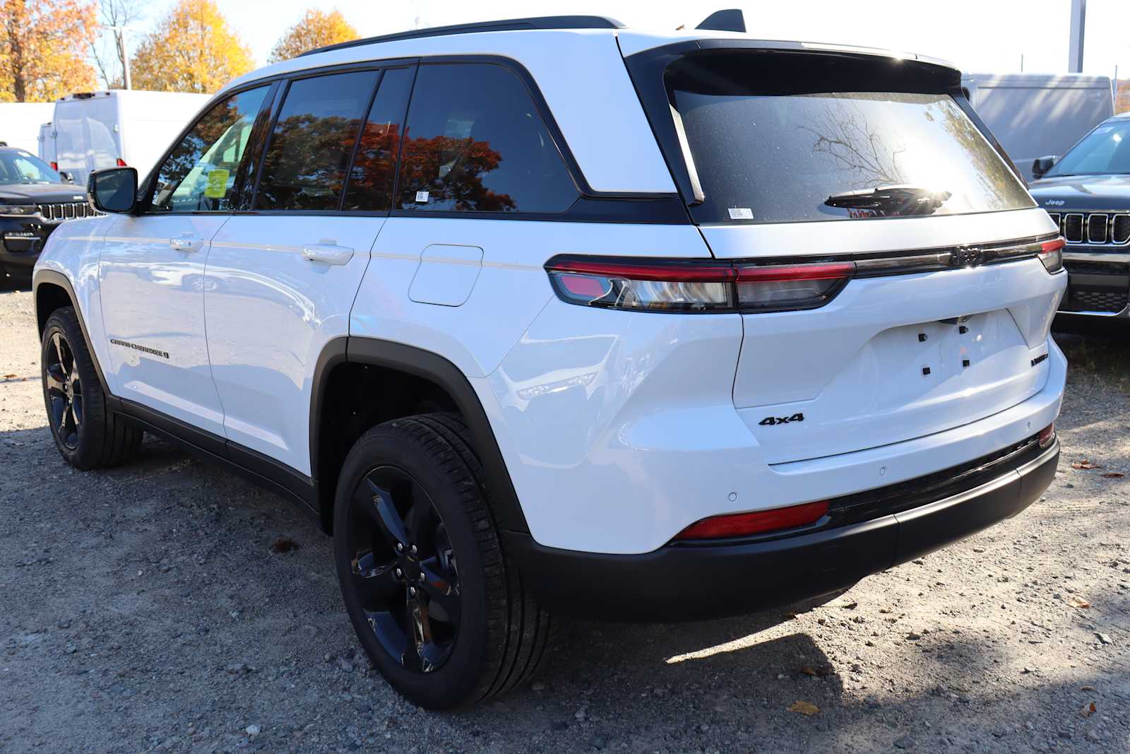 new 2025 Jeep Grand Cherokee car, priced at $48,989