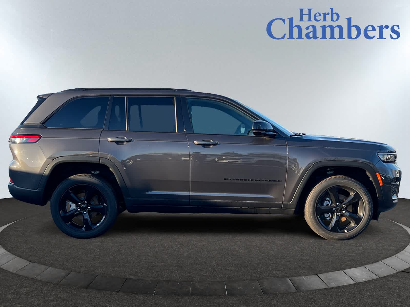 new 2024 Jeep Grand Cherokee car, priced at $49,175