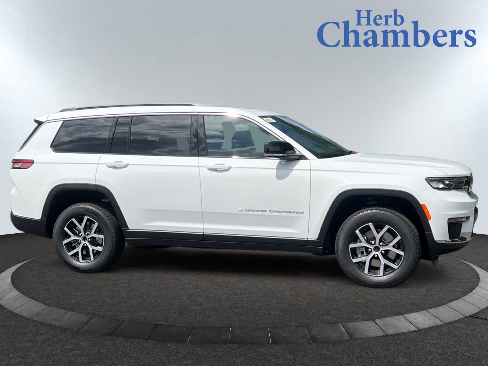 new 2025 Jeep Grand Cherokee car, priced at $50,265