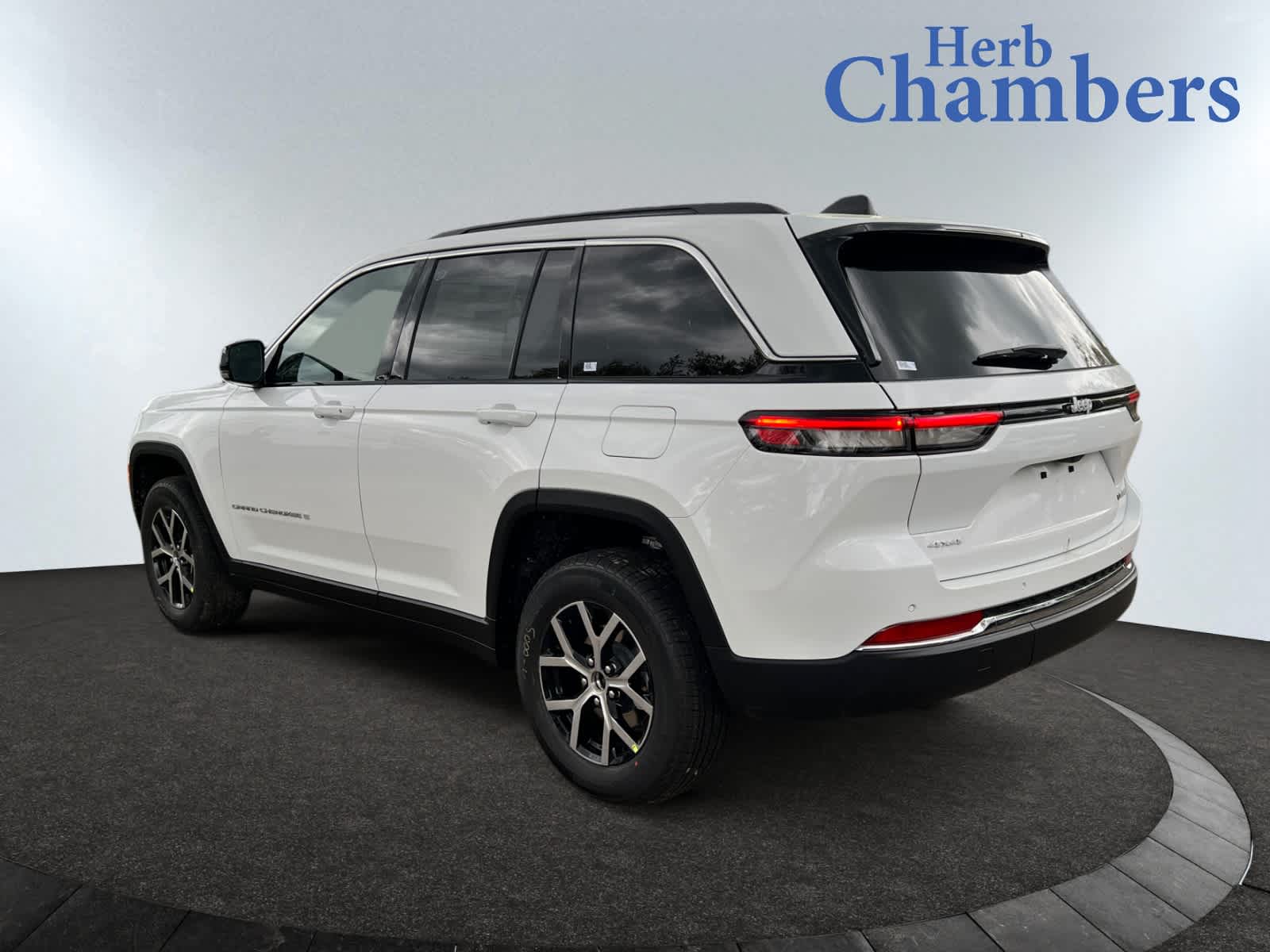 new 2025 Jeep Grand Cherokee car, priced at $49,415