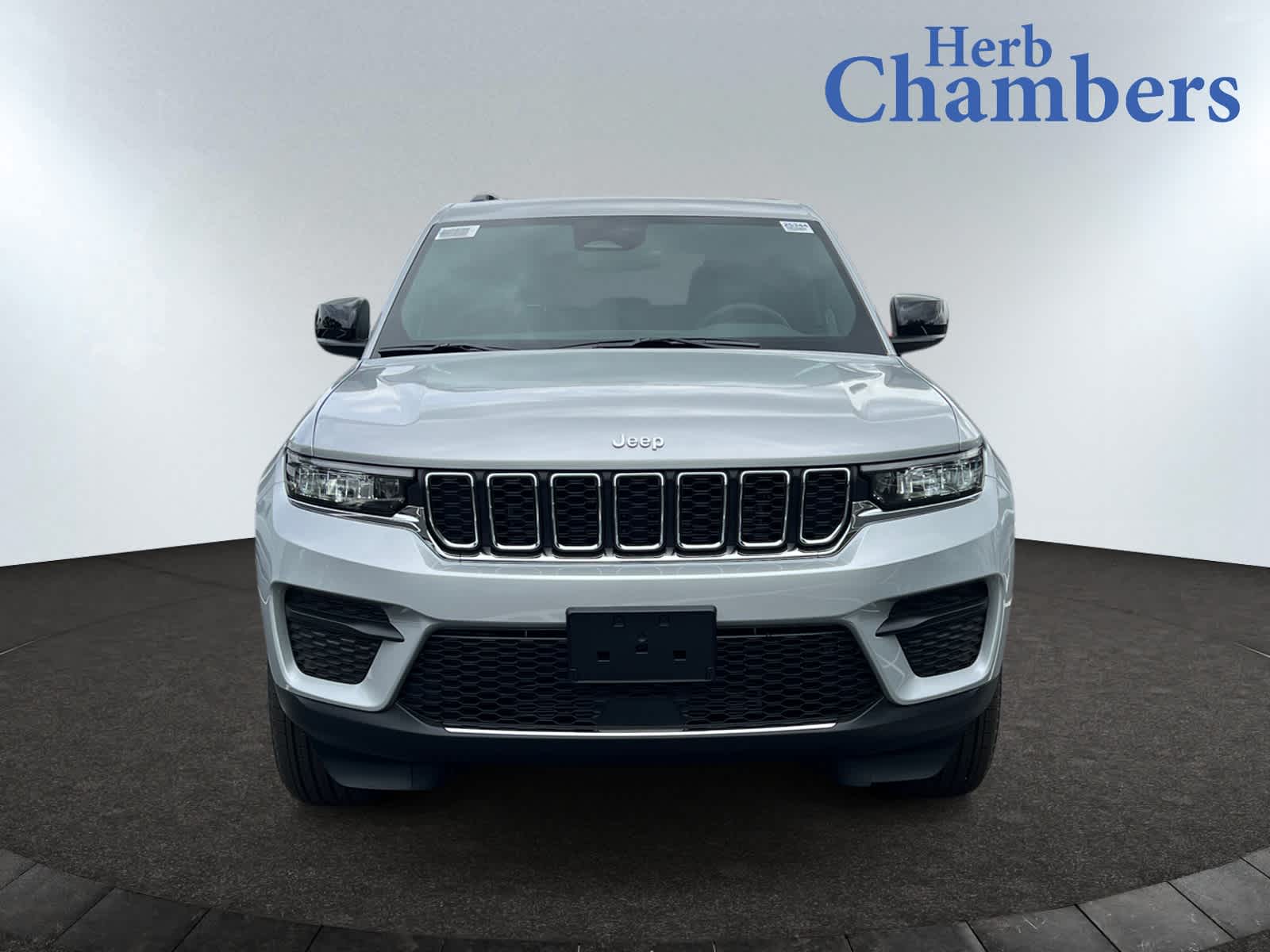 new 2025 Jeep Grand Cherokee car, priced at $42,375