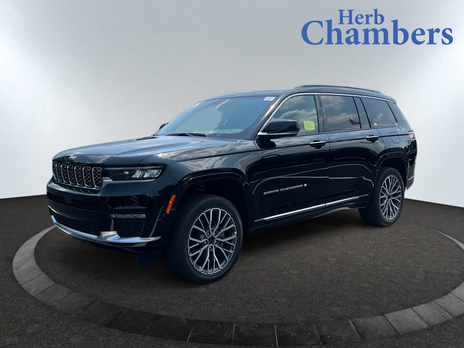 new 2025 Jeep Grand Cherokee car, priced at $66,535