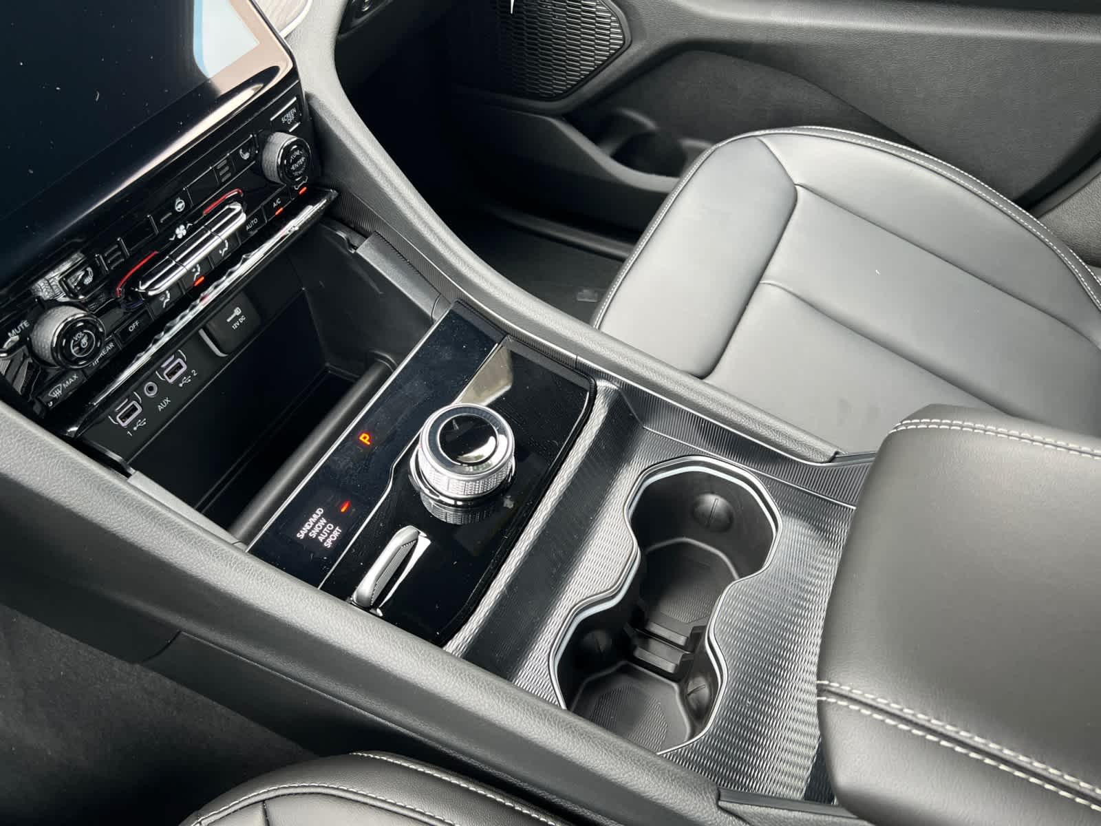 new 2025 Jeep Grand Cherokee car, priced at $49,515