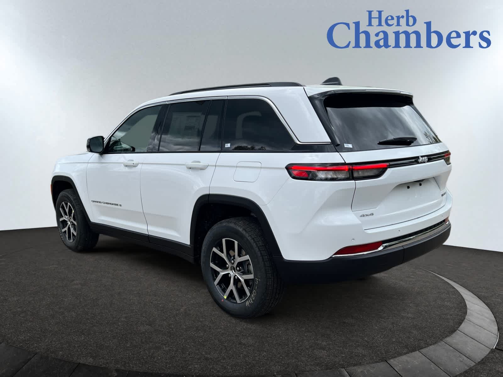 new 2025 Jeep Grand Cherokee car, priced at $49,415