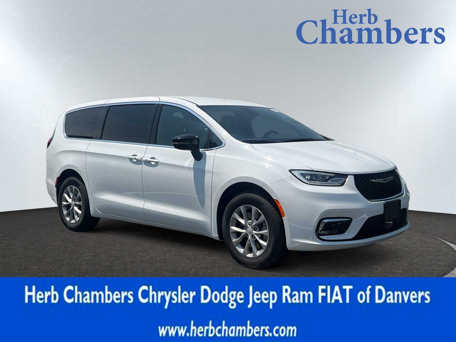 new 2025 Chrysler Pacifica car, priced at $47,440