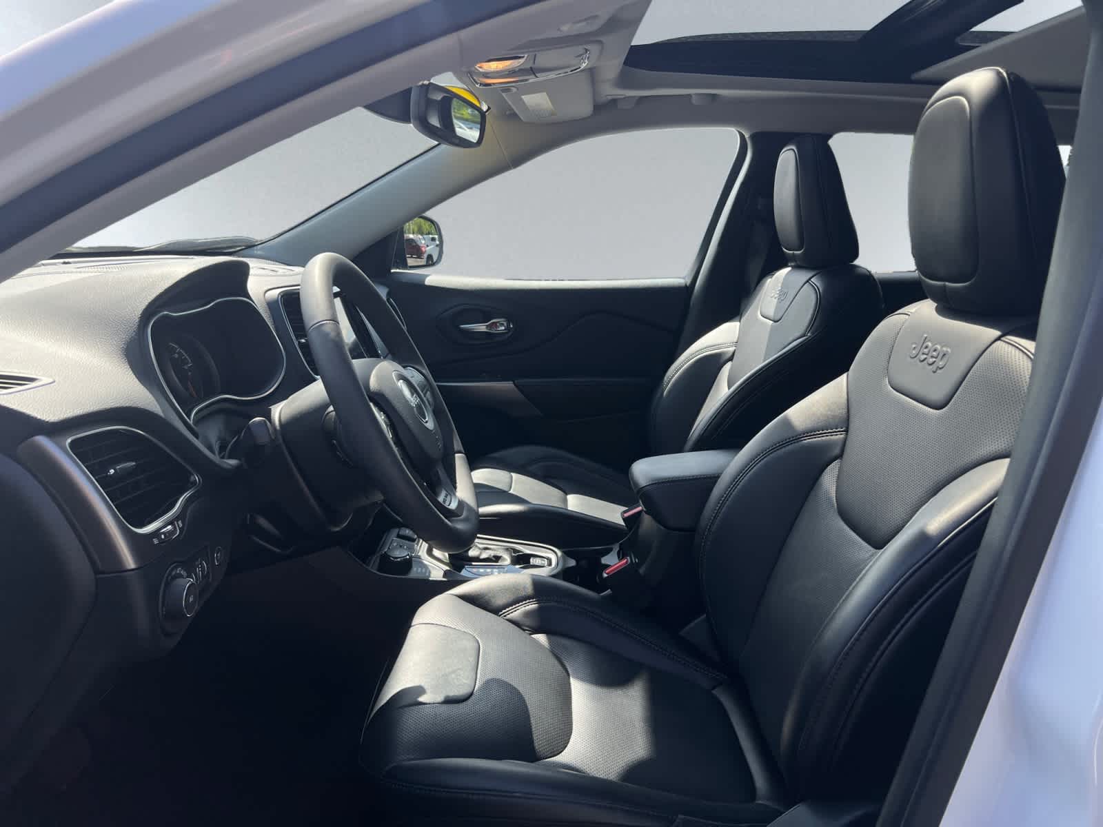 used 2022 Jeep Cherokee car, priced at $29,398