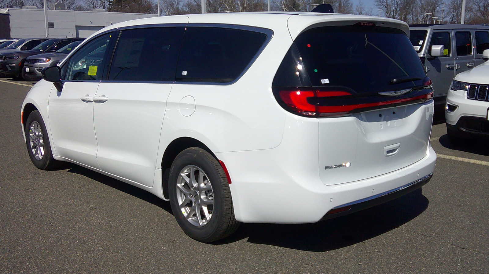 new 2024 Chrysler Pacifica car, priced at $43,655
