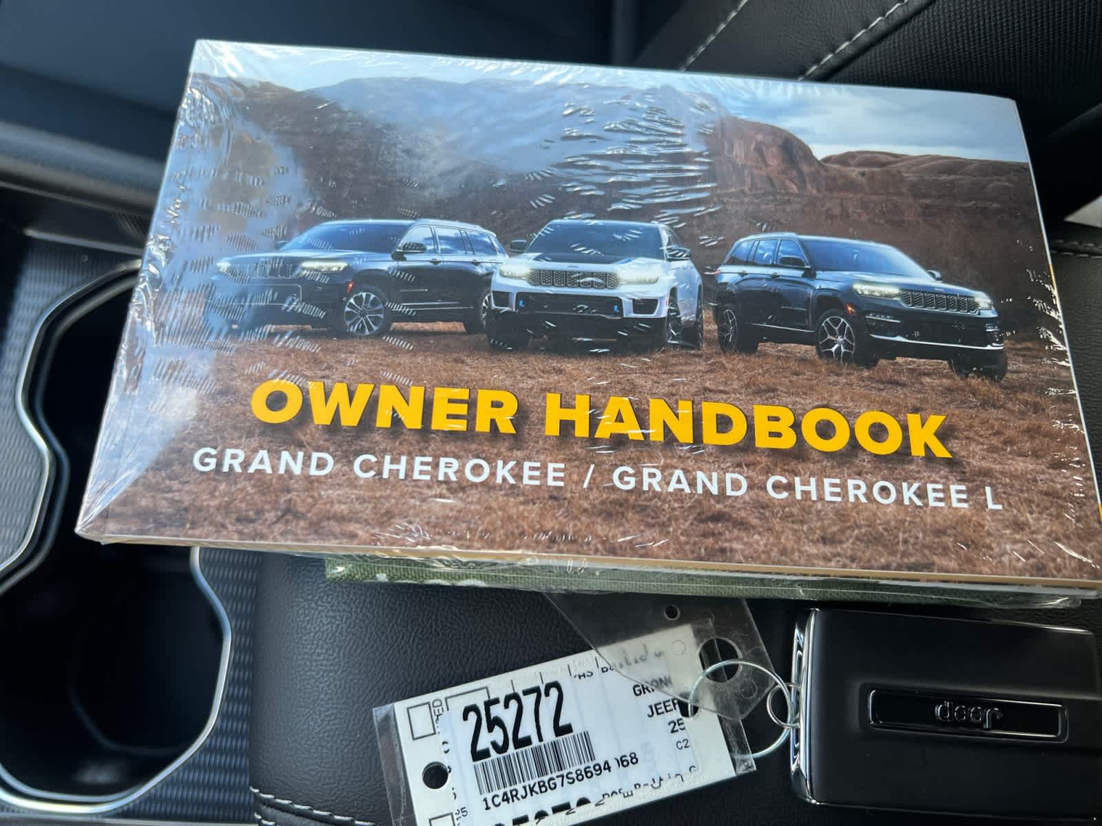 new 2025 Jeep Grand Cherokee car, priced at $50,010