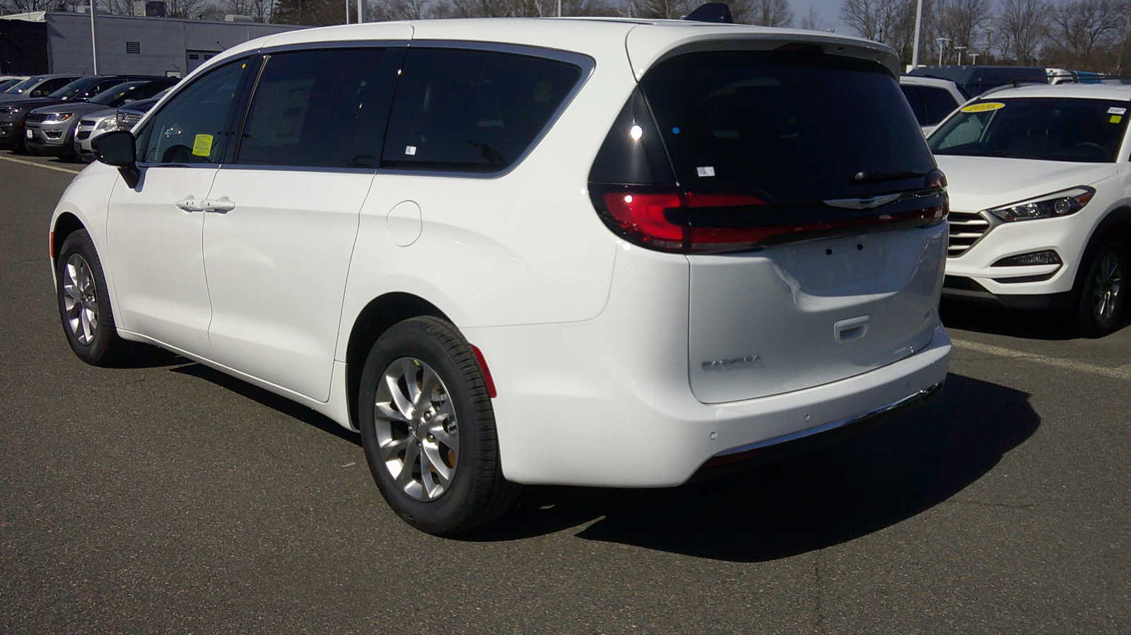 new 2024 Chrysler Pacifica car, priced at $47,650
