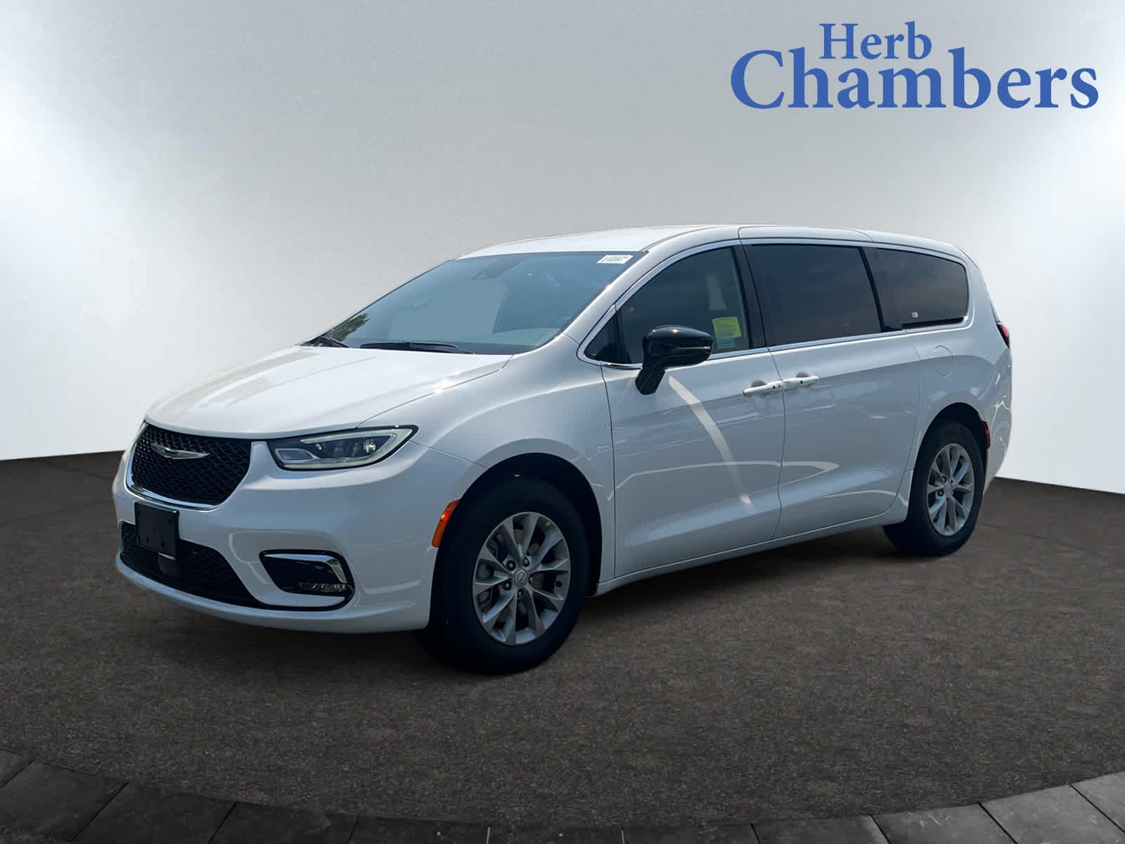 new 2025 Chrysler Pacifica car, priced at $47,440