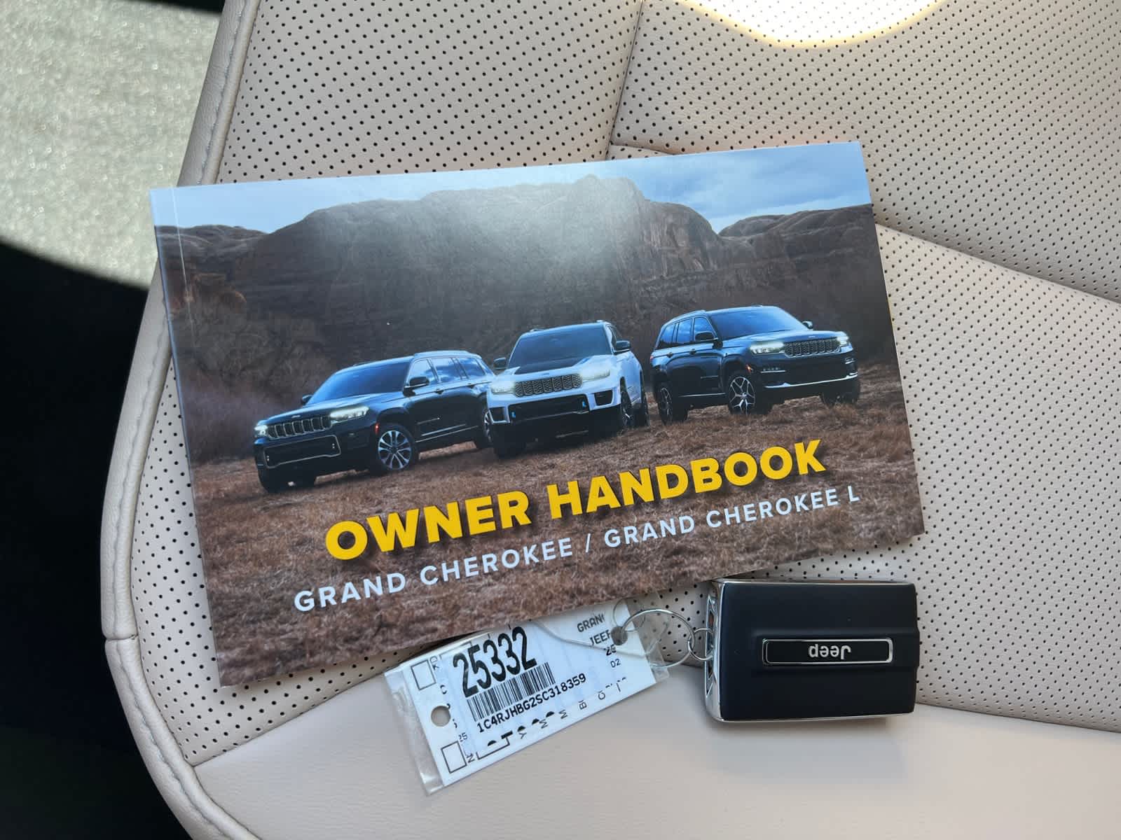 new 2025 Jeep Grand Cherokee car, priced at $52,935