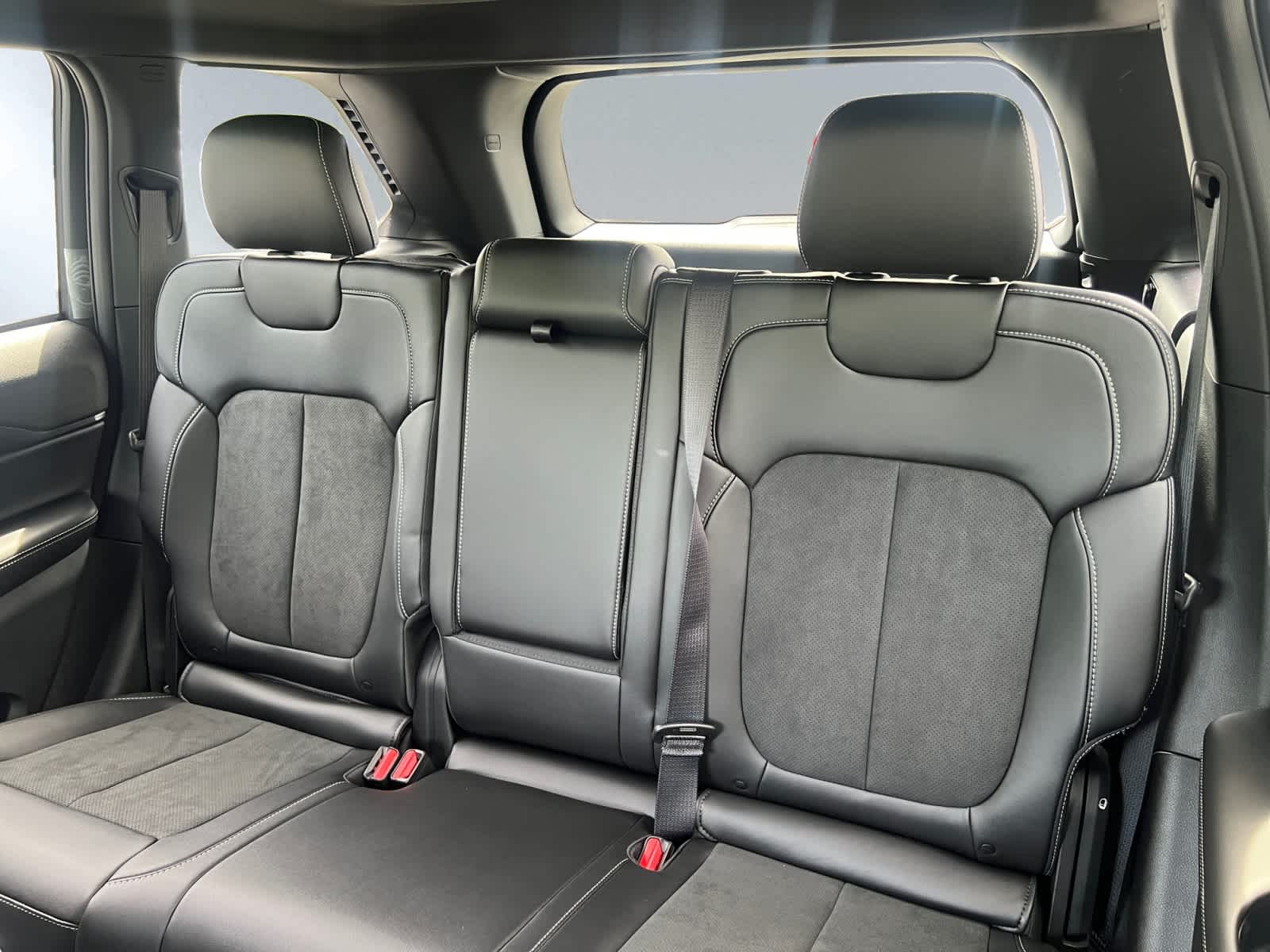 new 2025 Jeep Grand Cherokee car, priced at $44,230