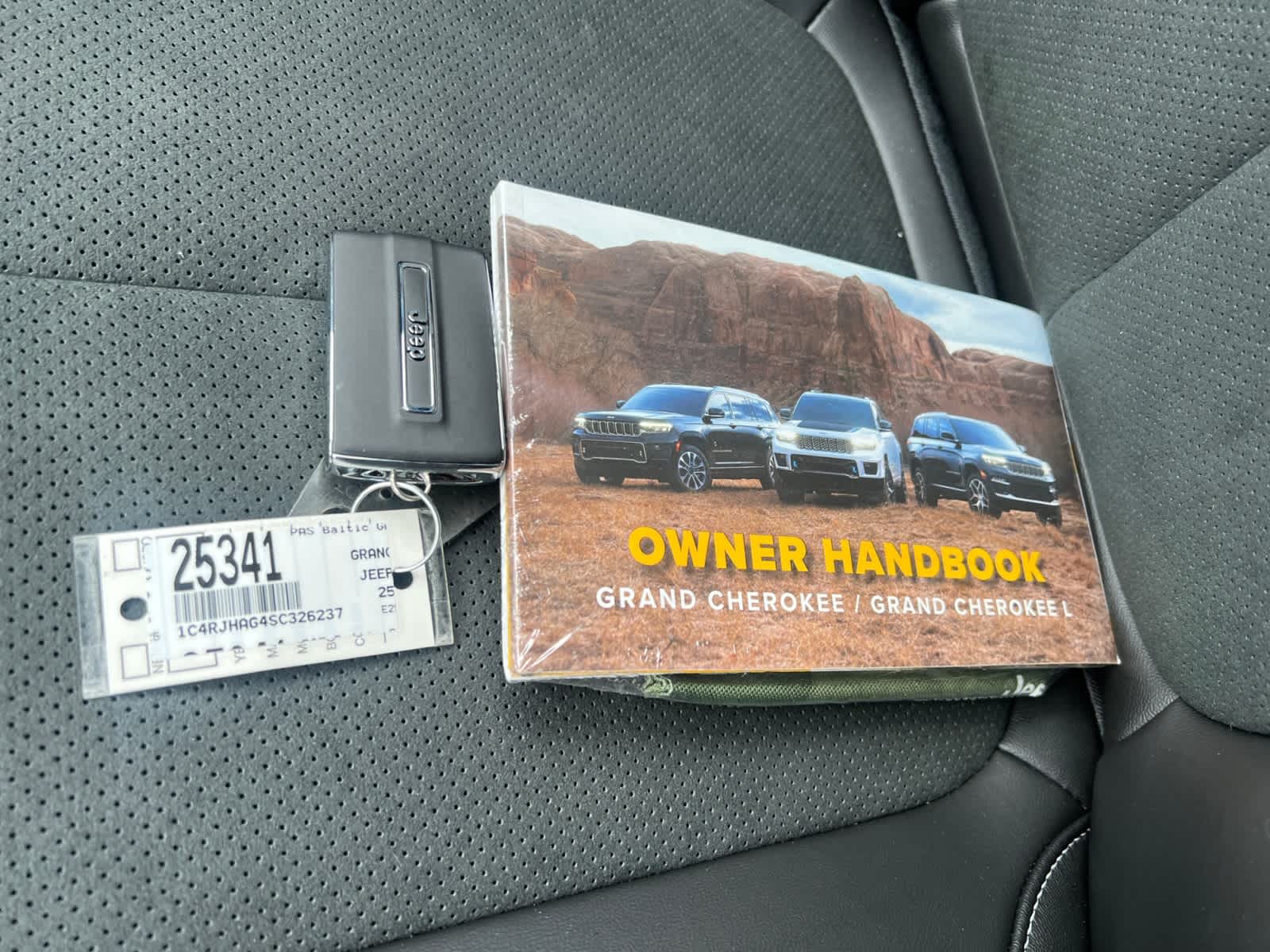 new 2025 Jeep Grand Cherokee car, priced at $44,230