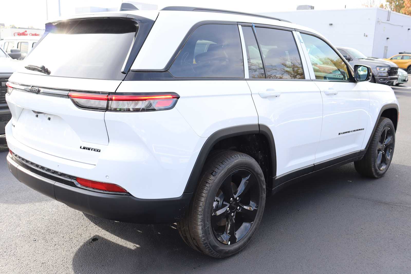 new 2024 Jeep Grand Cherokee car, priced at $51,989