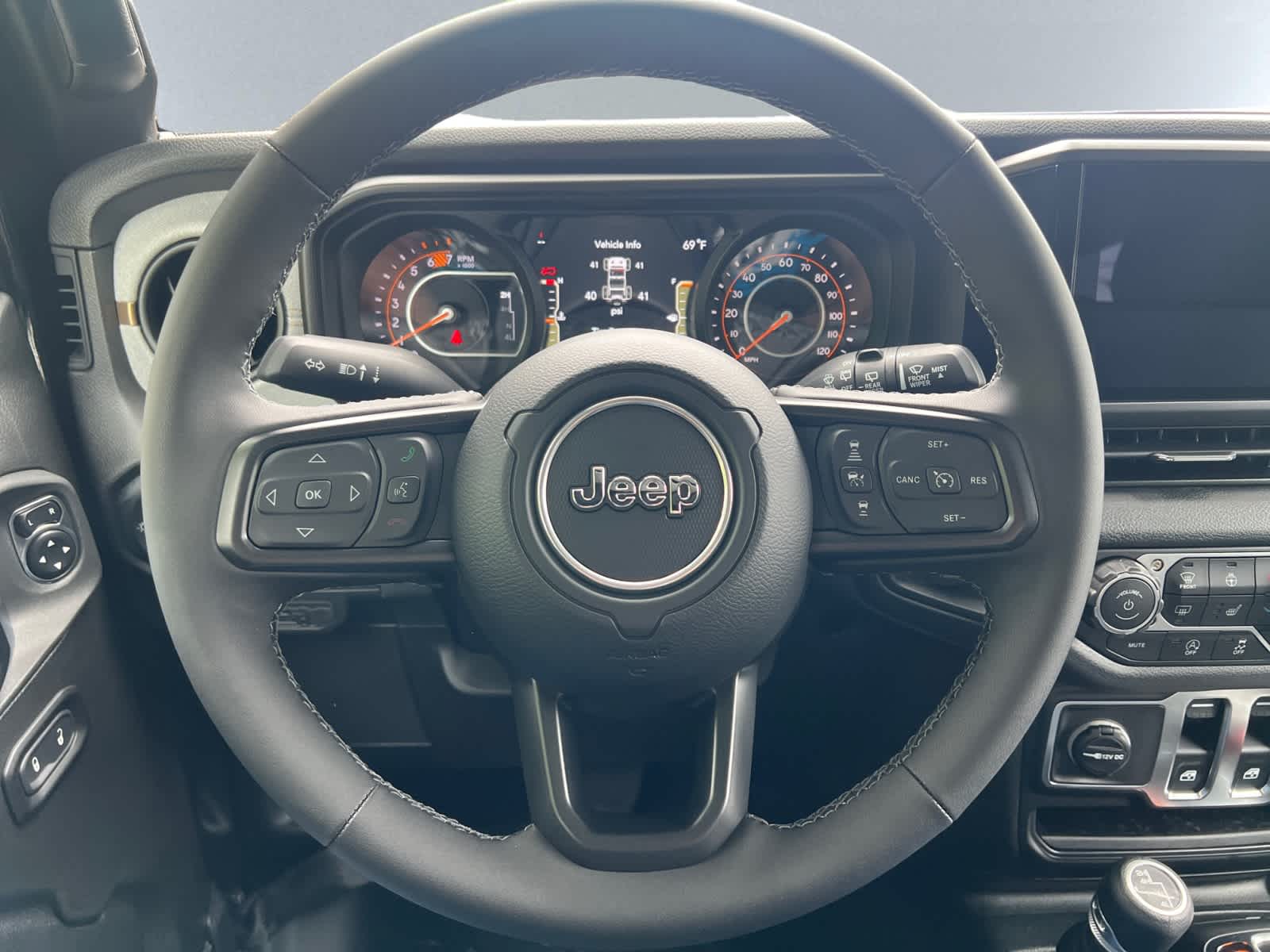 new 2025 Jeep Wrangler car, priced at $45,840