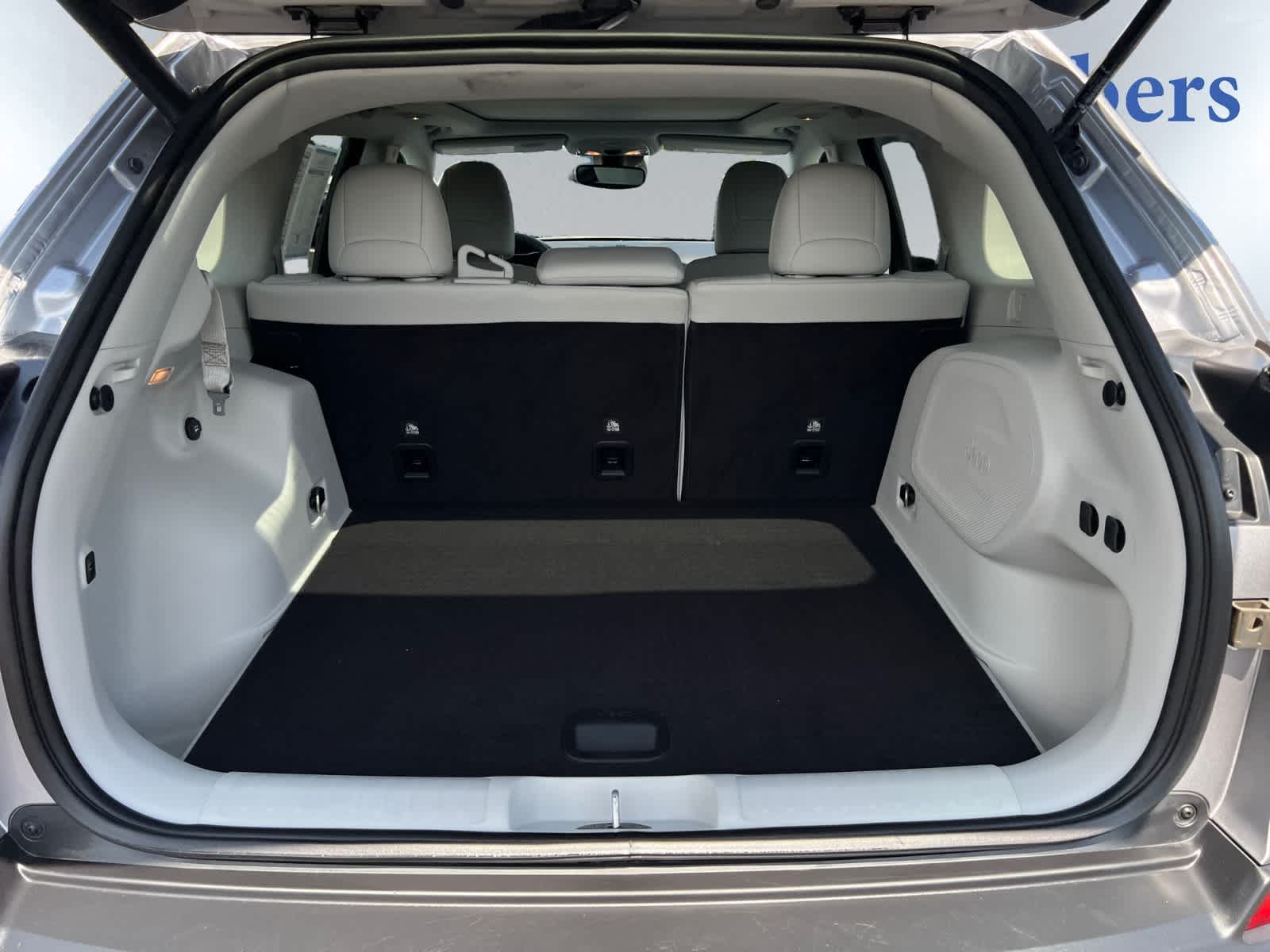 used 2022 Jeep Cherokee car, priced at $29,198
