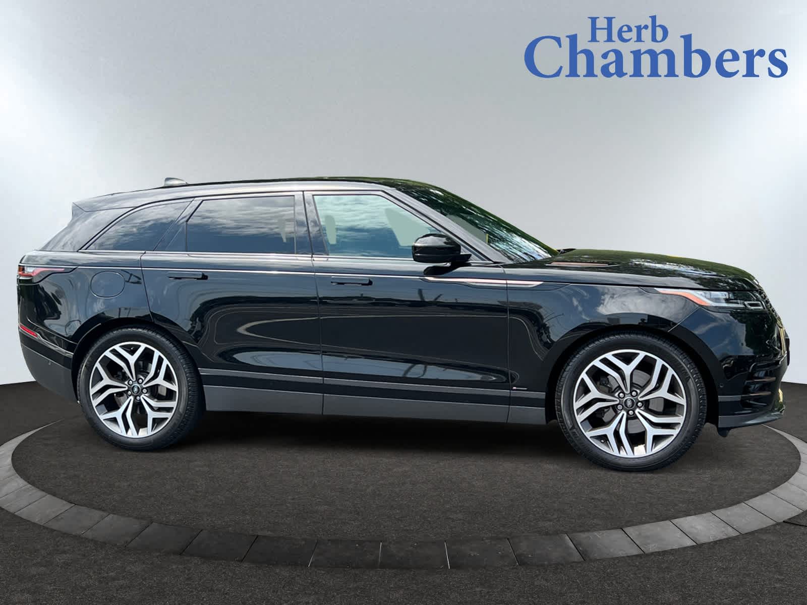 used 2018 Land Rover Range Rover Velar car, priced at $32,998