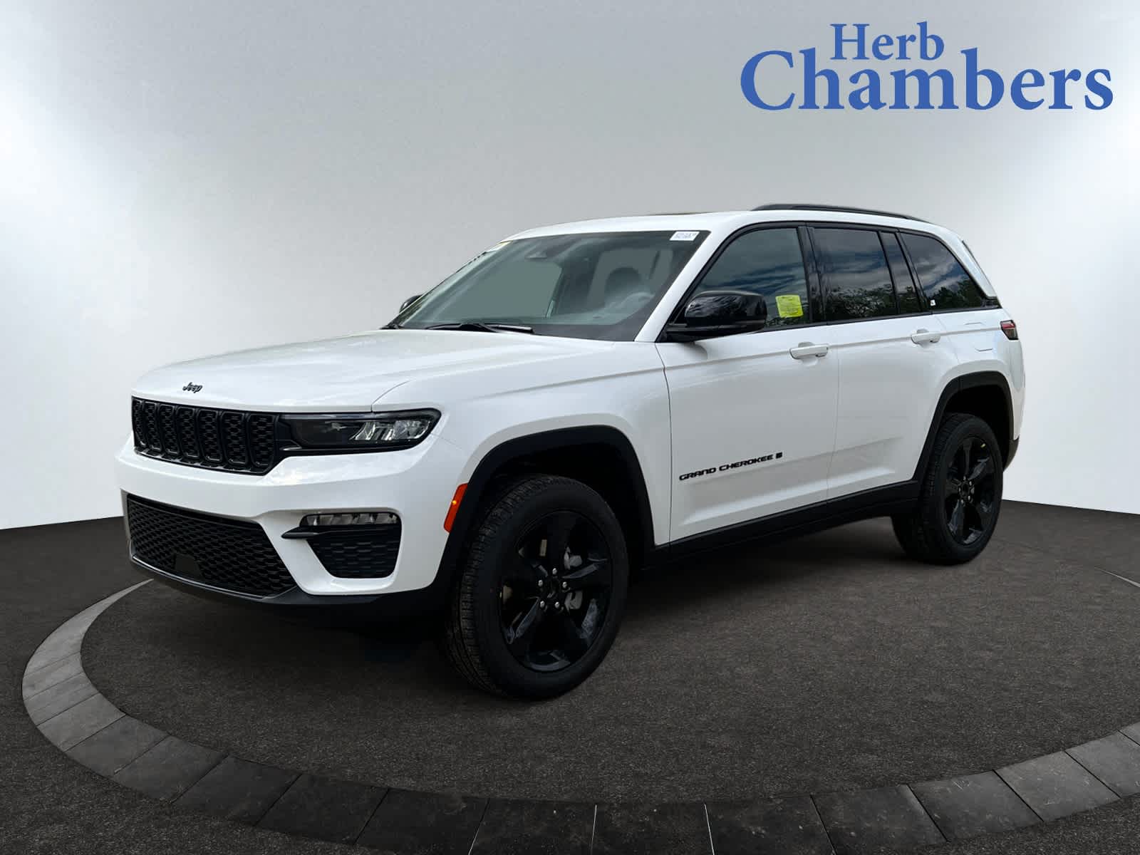 new 2025 Jeep Grand Cherokee car, priced at $52,140