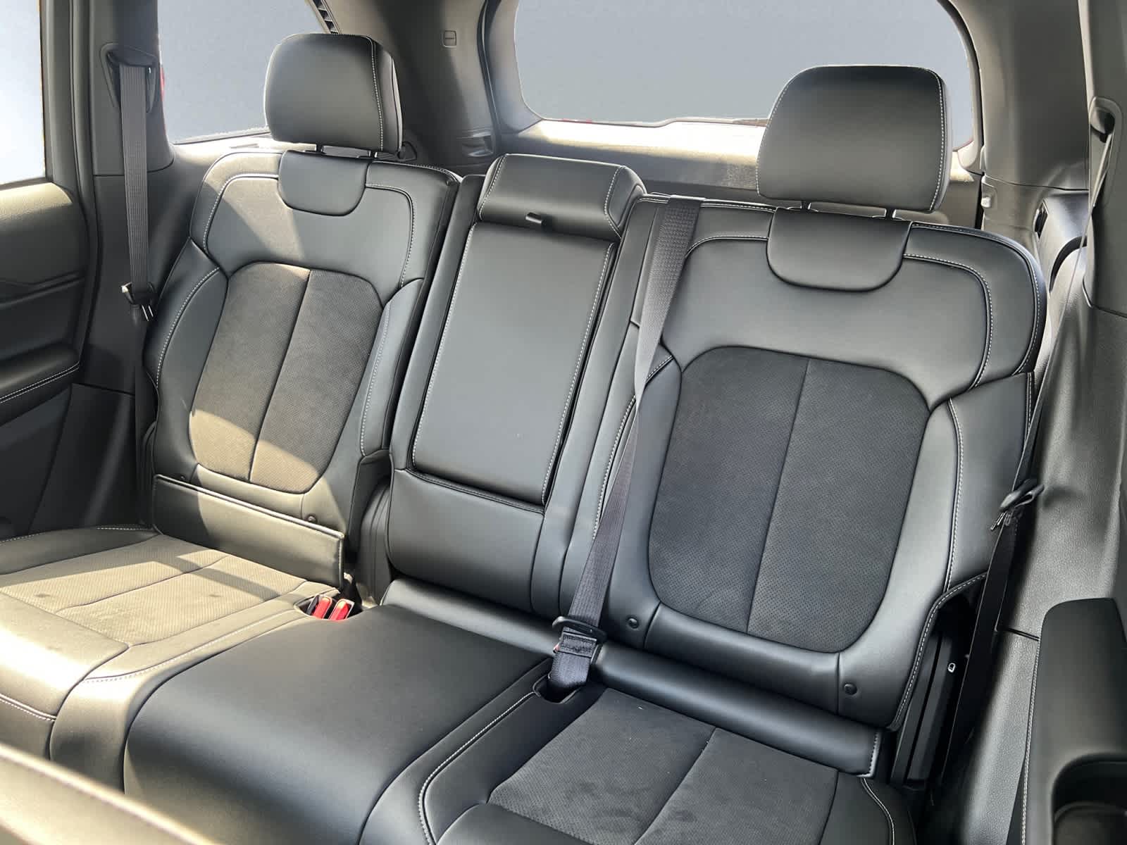 new 2024 Jeep Grand Cherokee car, priced at $39,995