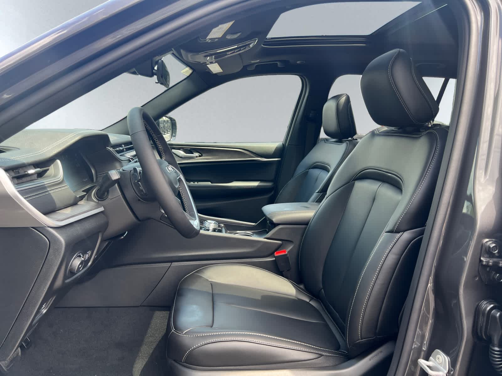 new 2025 Jeep Grand Cherokee car, priced at $50,110