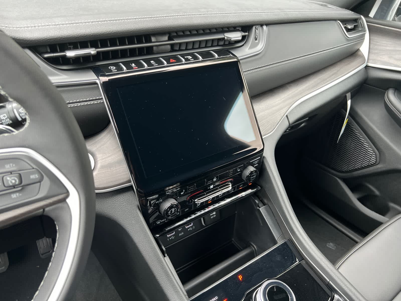 new 2025 Jeep Grand Cherokee car, priced at $49,515