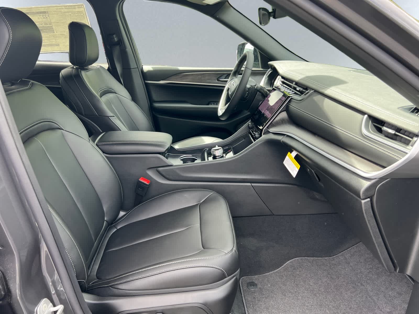 new 2025 Jeep Grand Cherokee car, priced at $50,010