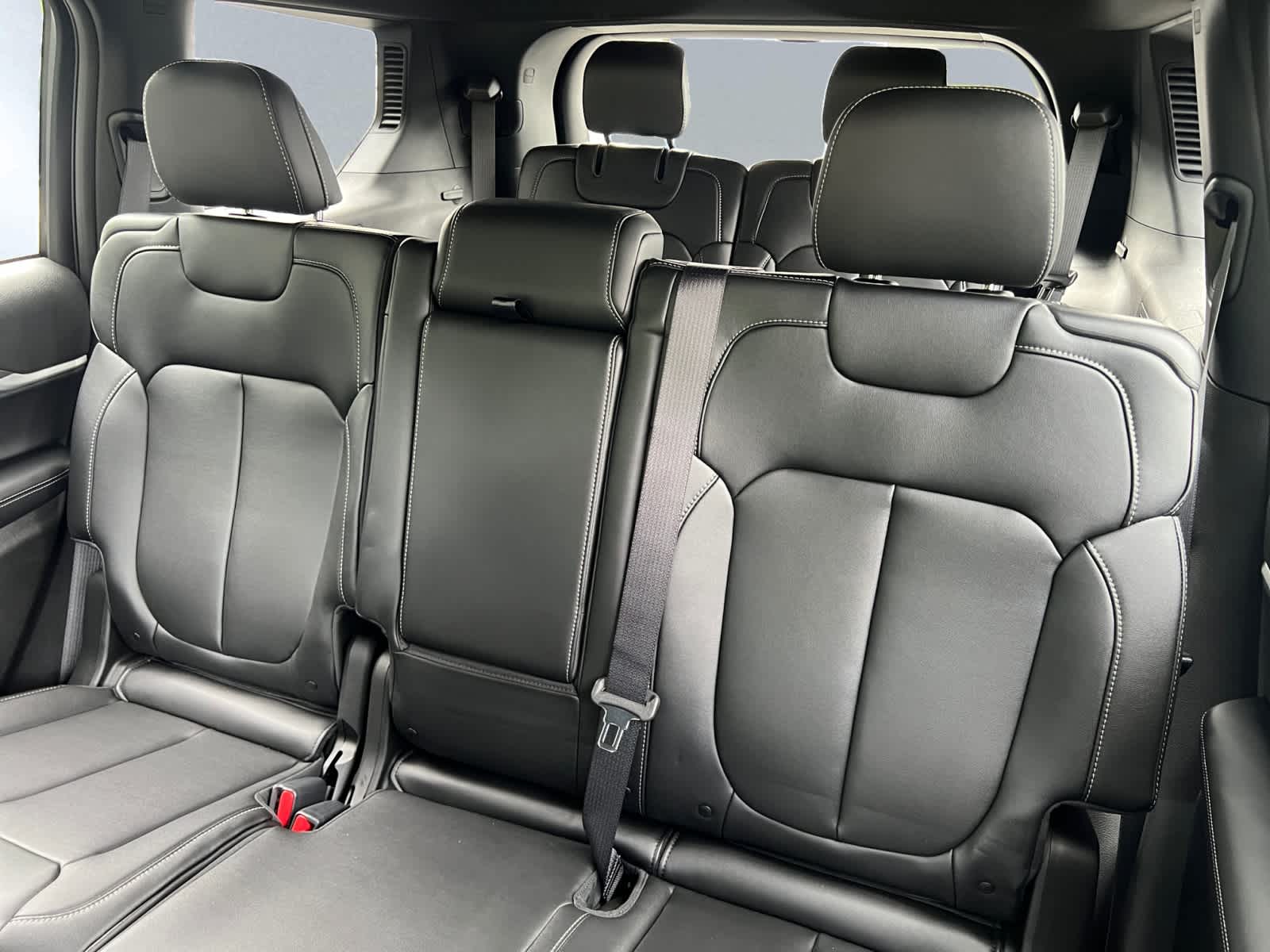 new 2025 Jeep Grand Cherokee car, priced at $50,860