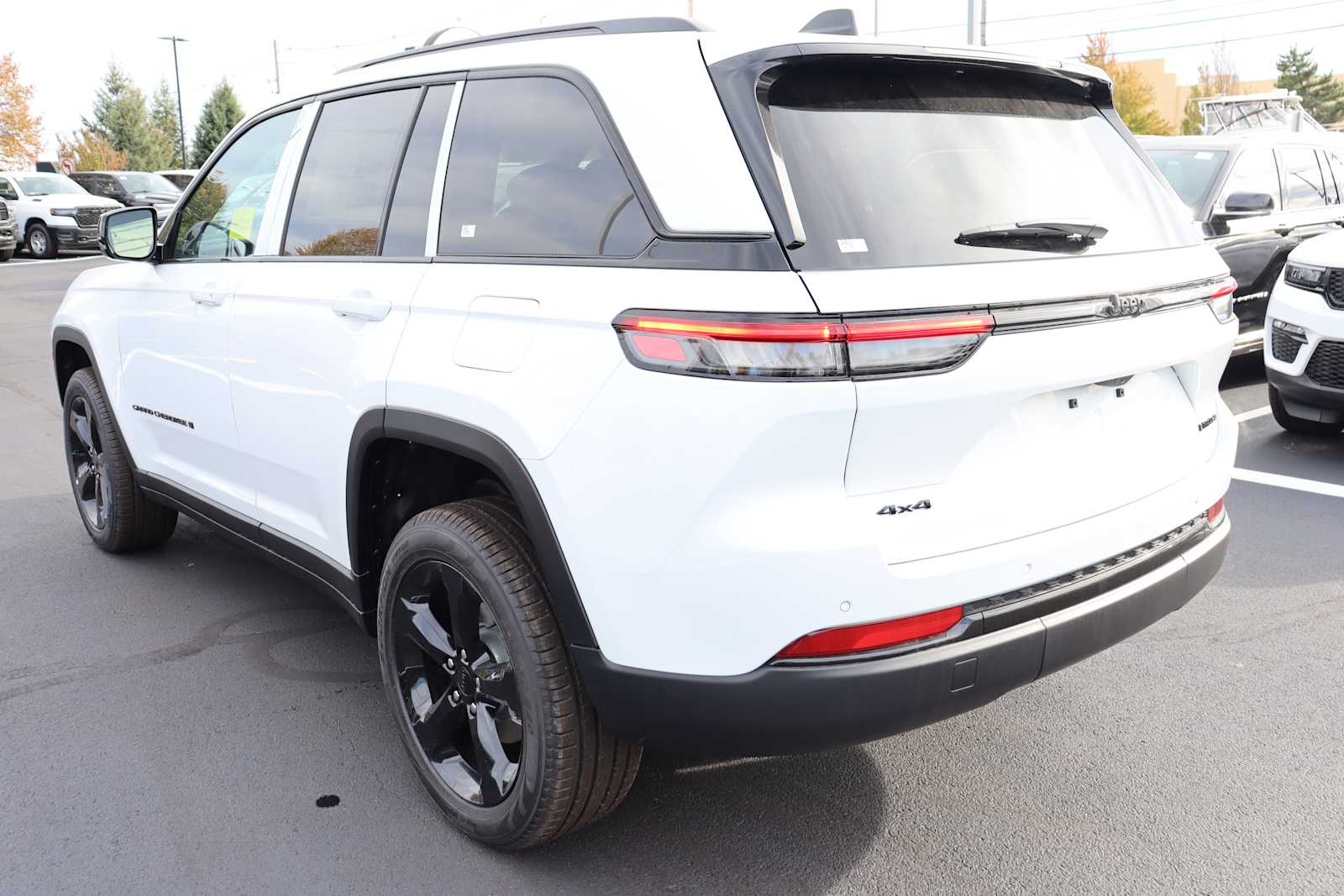 new 2024 Jeep Grand Cherokee car, priced at $51,989