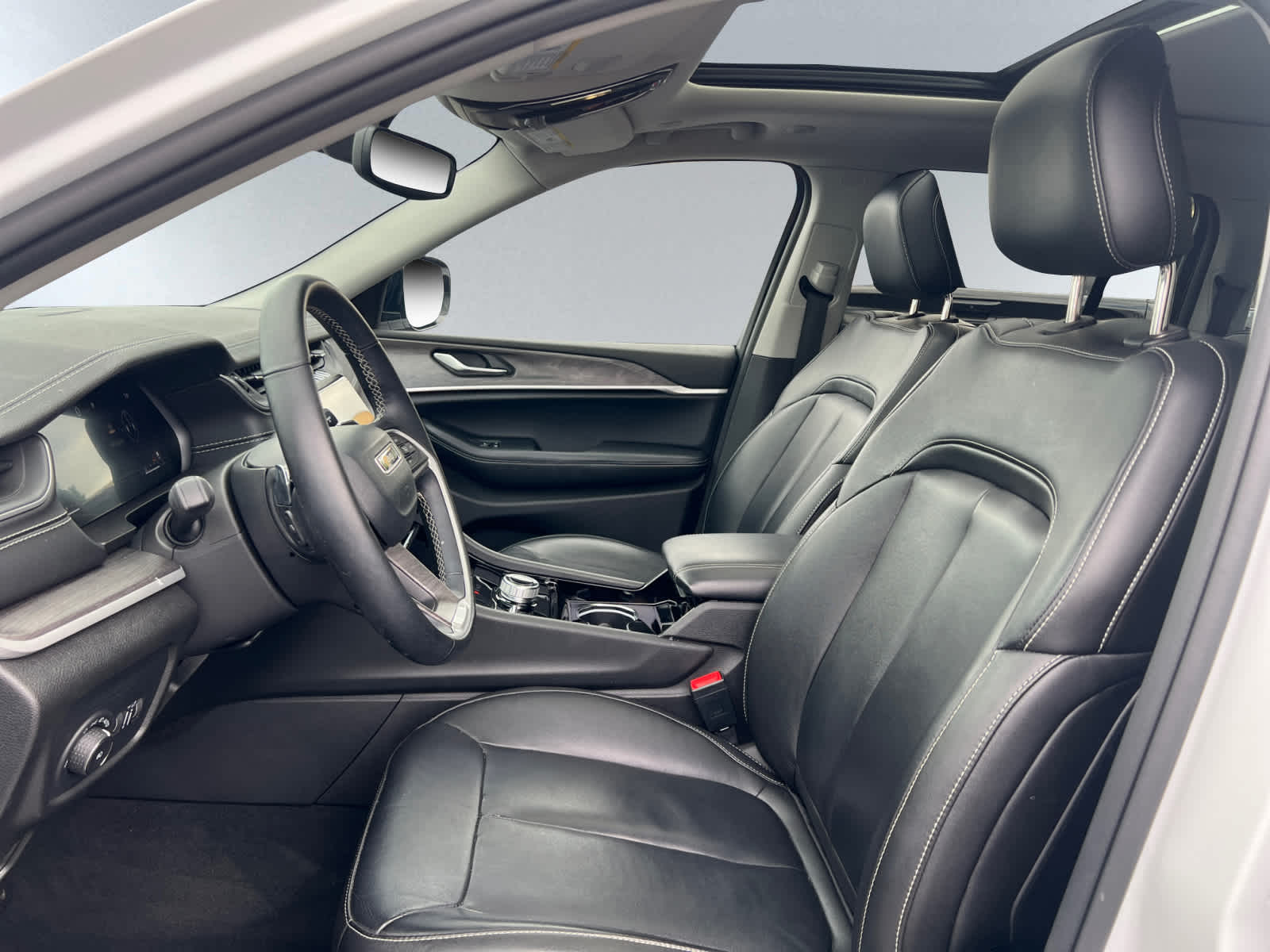 used 2022 Jeep Grand Cherokee car, priced at $36,998