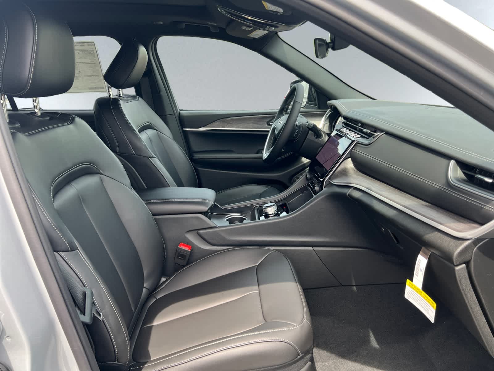 new 2025 Jeep Grand Cherokee car, priced at $50,110