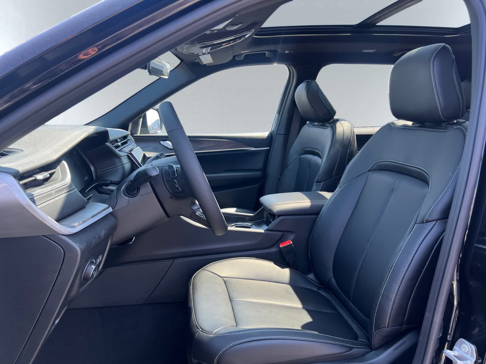 new 2025 Jeep Grand Cherokee car, priced at $52,735
