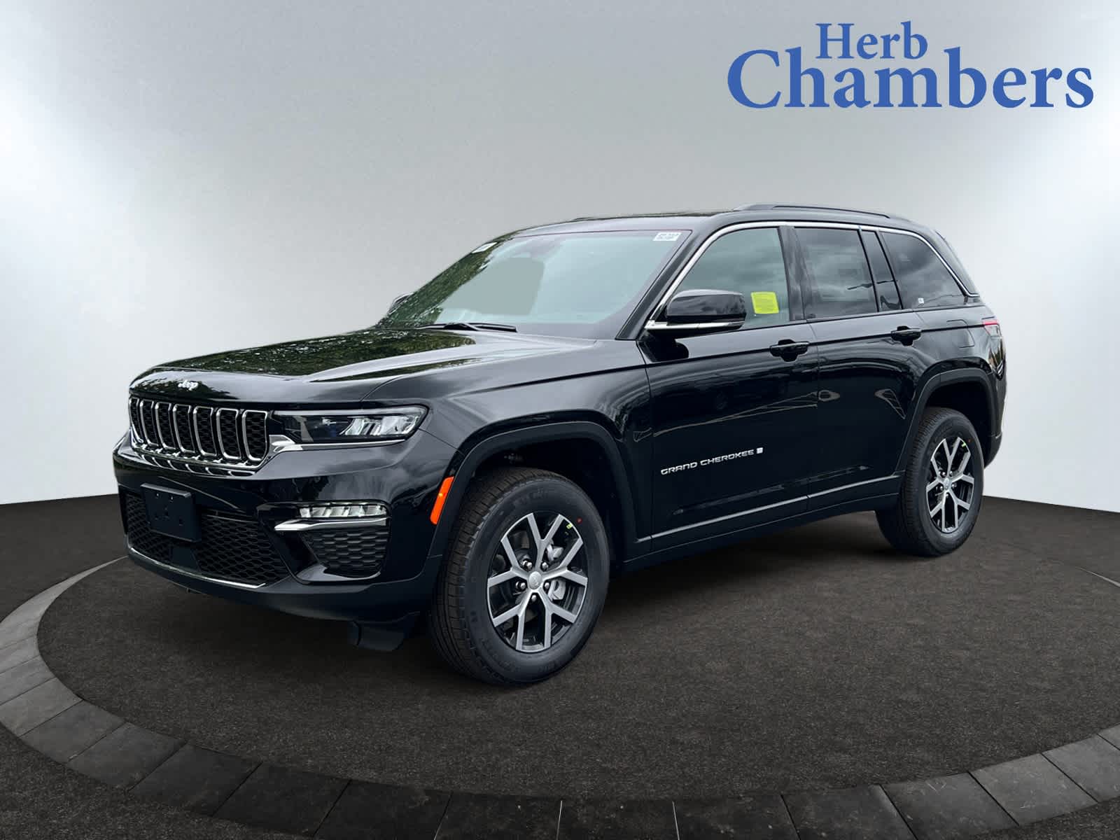 new 2025 Jeep Grand Cherokee car, priced at $48,010