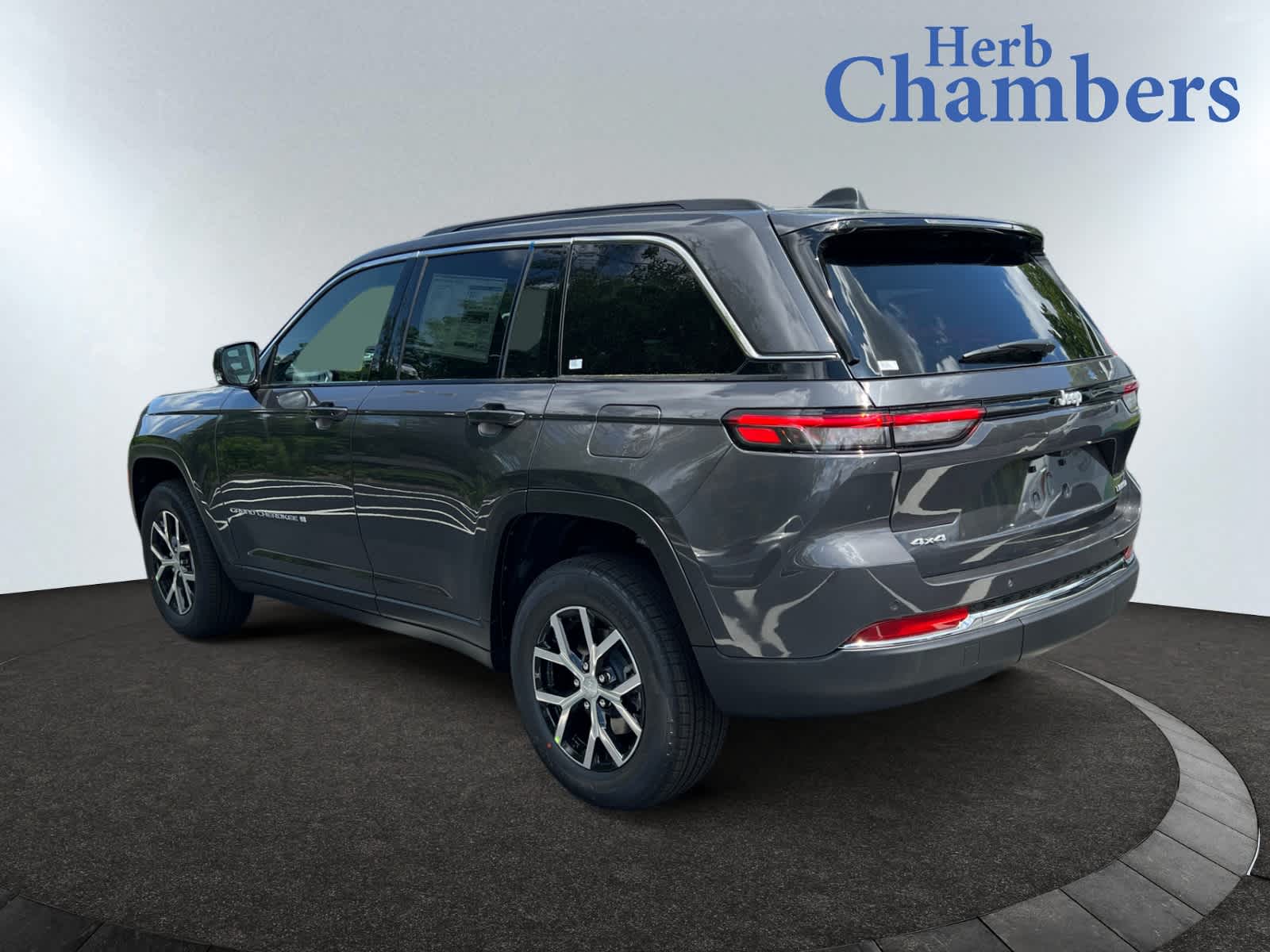 new 2025 Jeep Grand Cherokee car, priced at $48,010