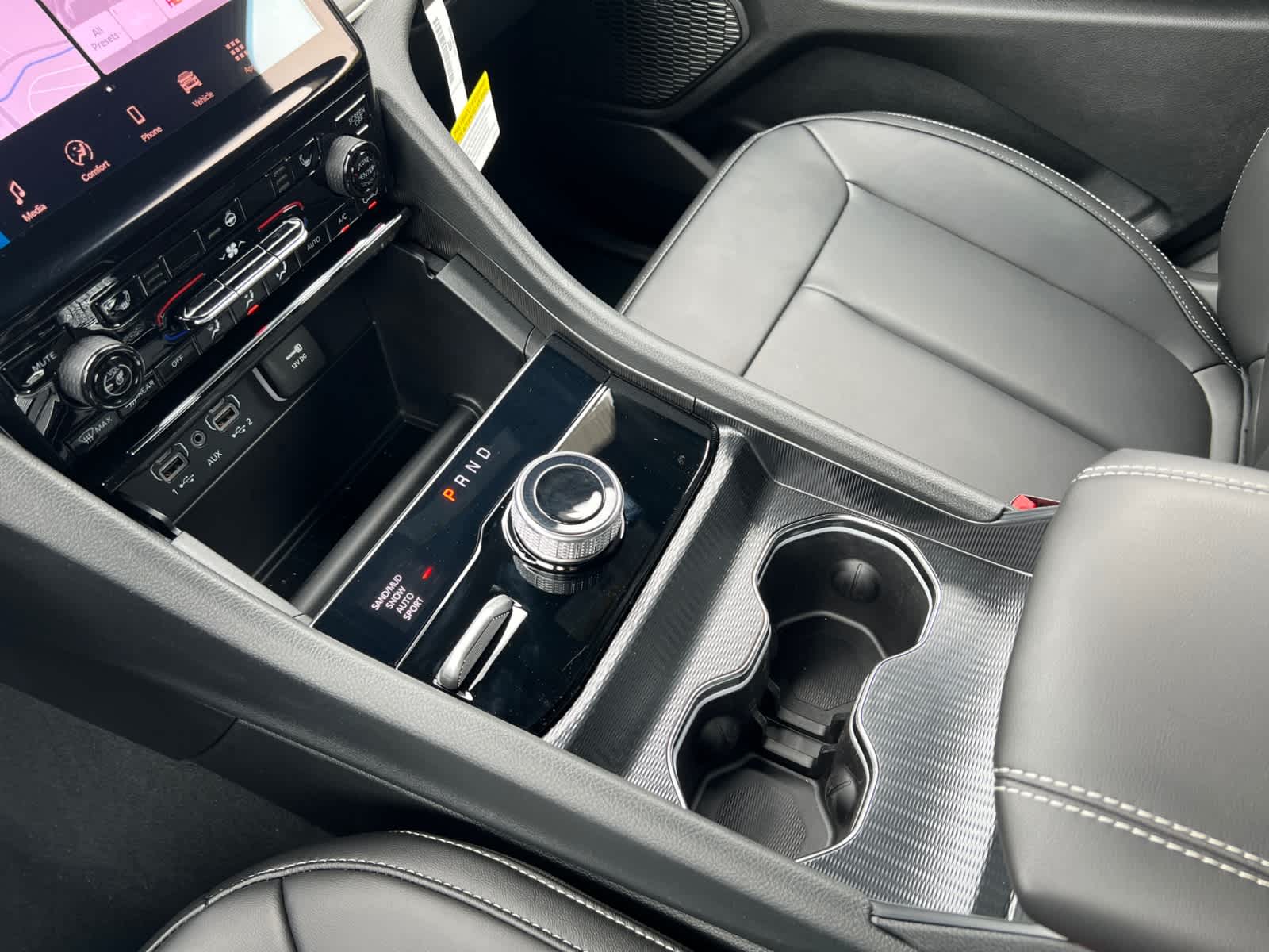 new 2025 Jeep Grand Cherokee car, priced at $48,010
