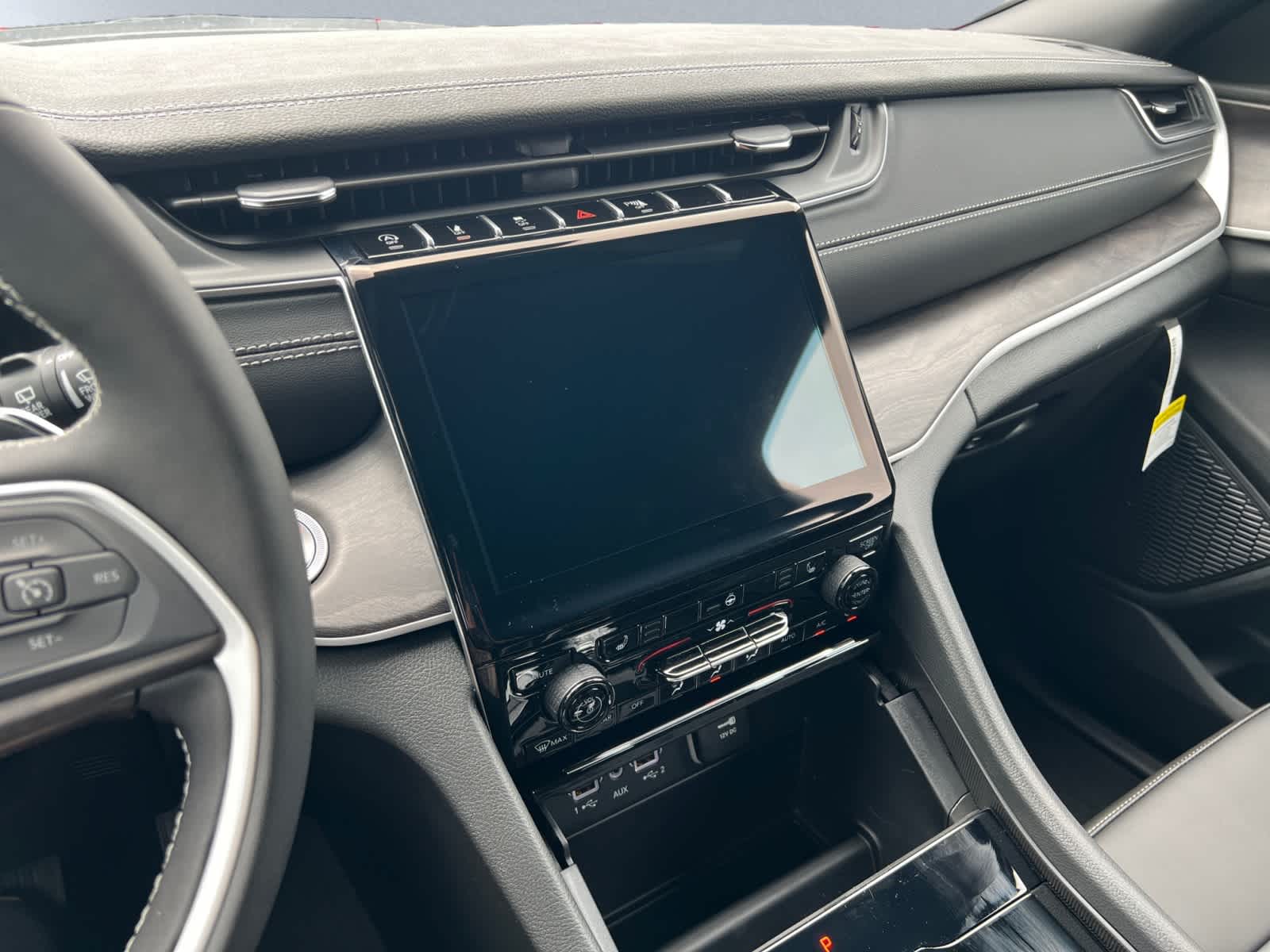 new 2025 Jeep Grand Cherokee car, priced at $49,515