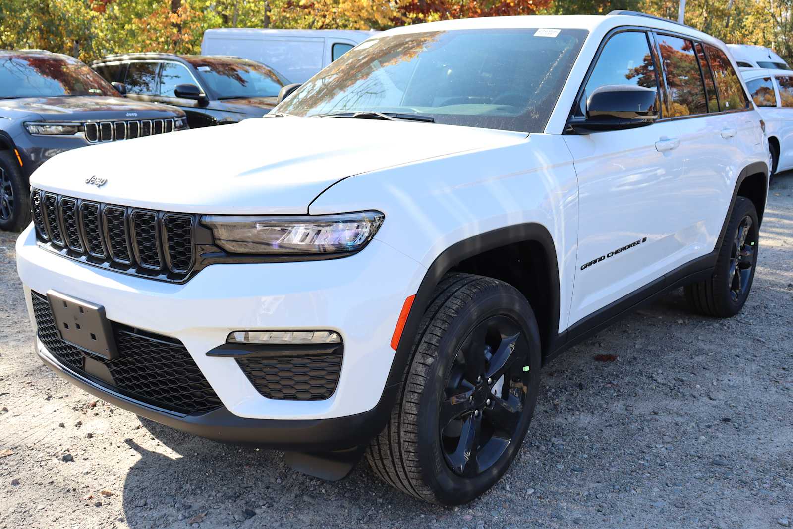 new 2025 Jeep Grand Cherokee car, priced at $48,989