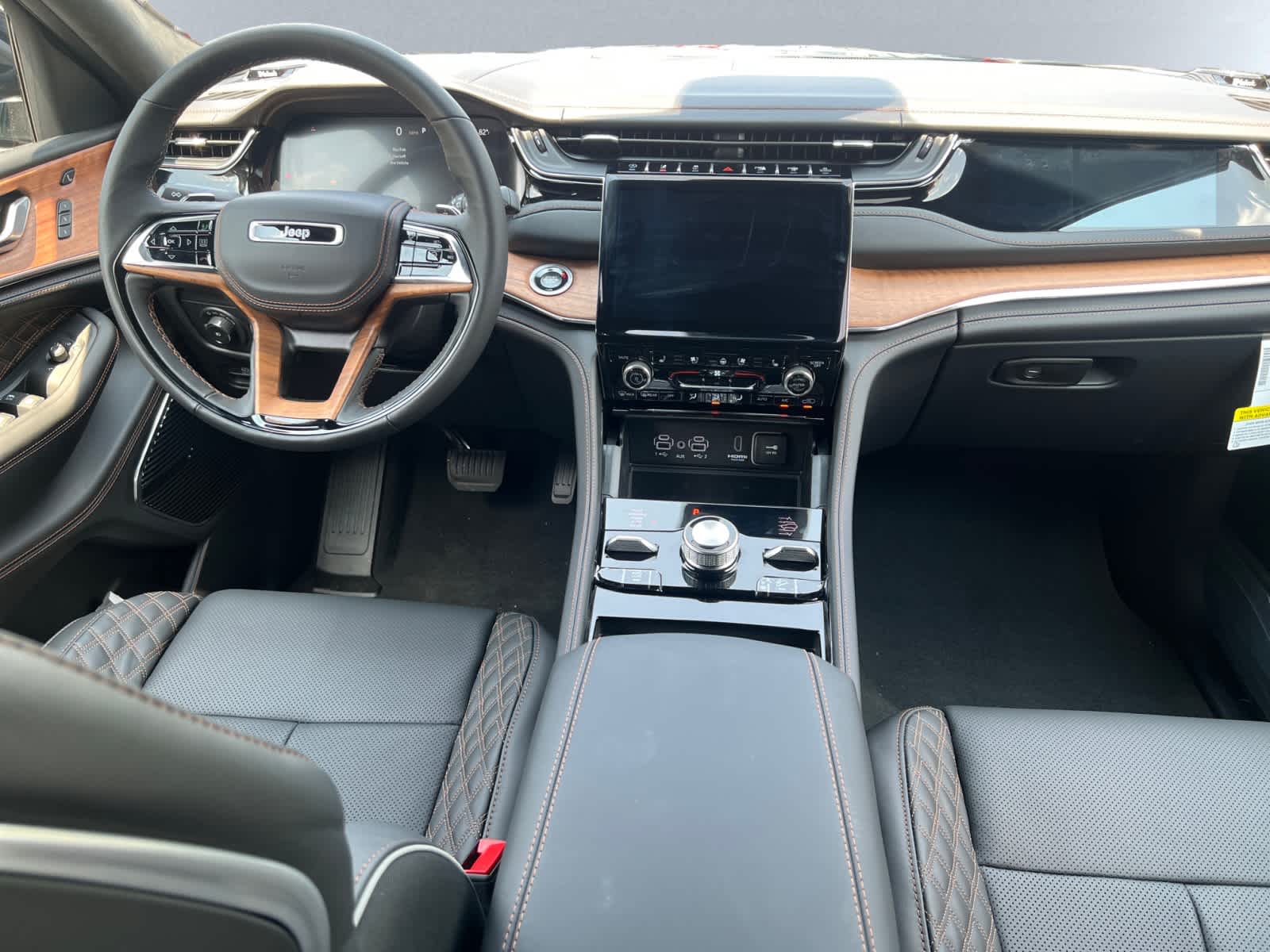 new 2025 Jeep Grand Cherokee car, priced at $66,535