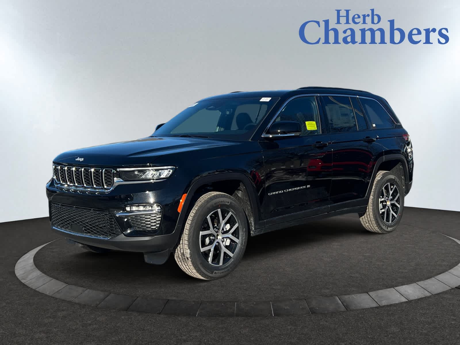 new 2025 Jeep Grand Cherokee car, priced at $48,010