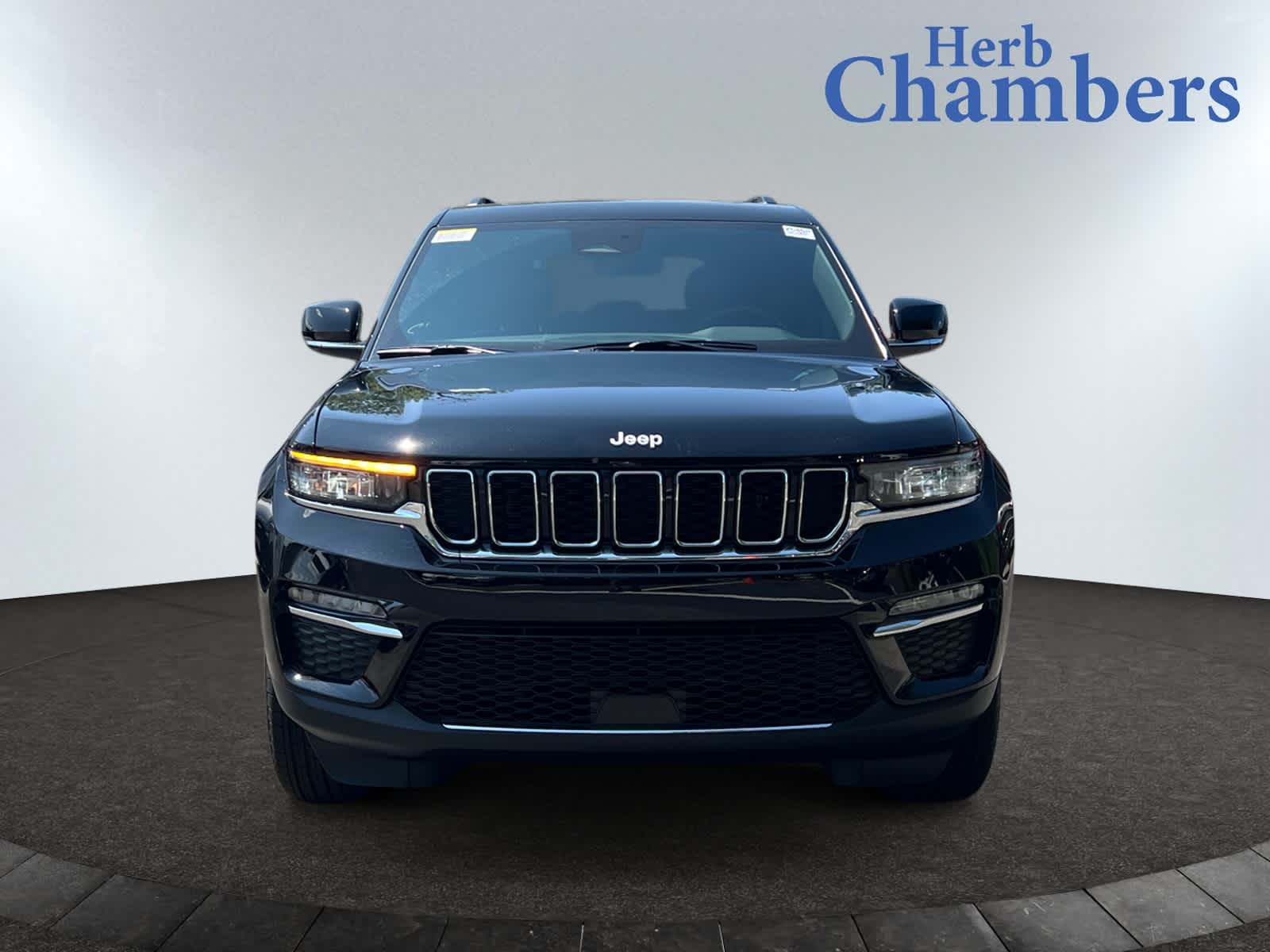 new 2025 Jeep Grand Cherokee car, priced at $49,005